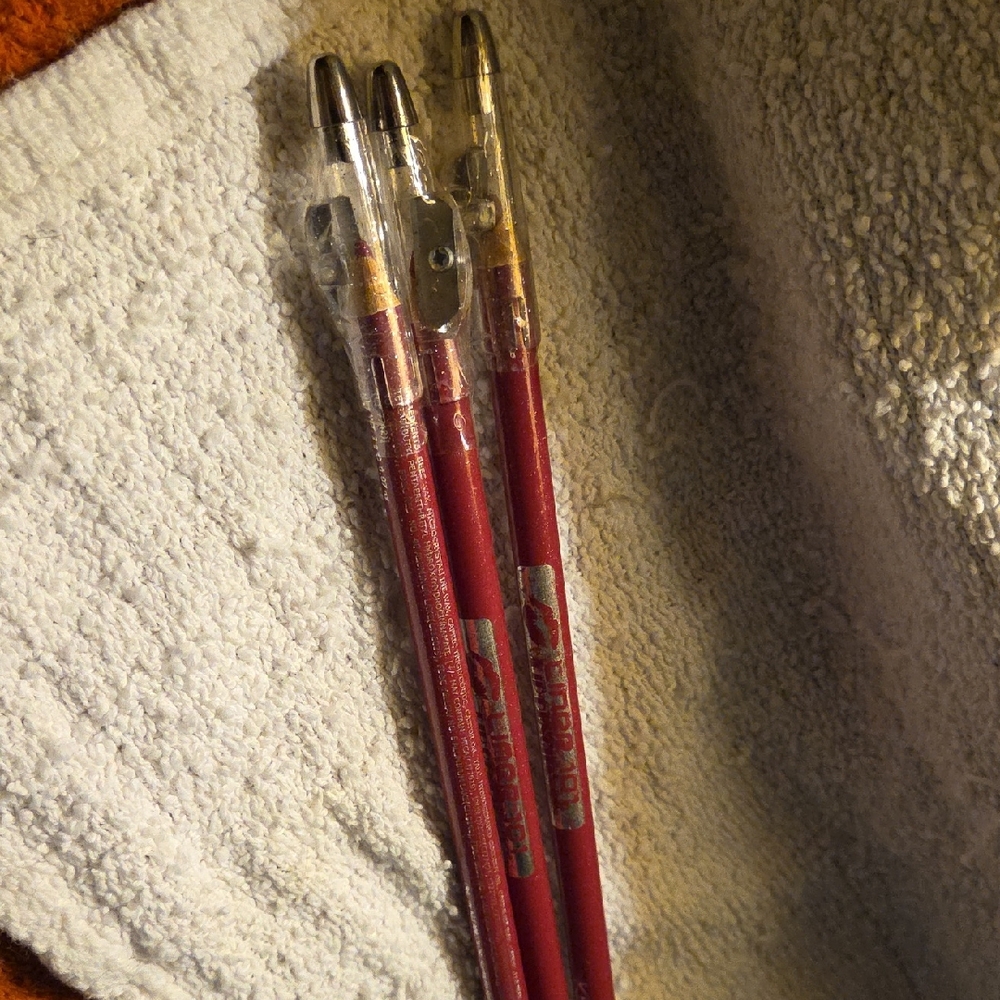 Kleancolor Glitter Icy Red Lip Liner Bold Precision